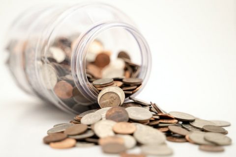 企業(yè)支付多筆勞務(wù)費(fèi)給個(gè)人，是否需要代扣代繳個(gè)人所得稅？并去稅務(wù)機(jī)關(guān)代開發(fā)票？